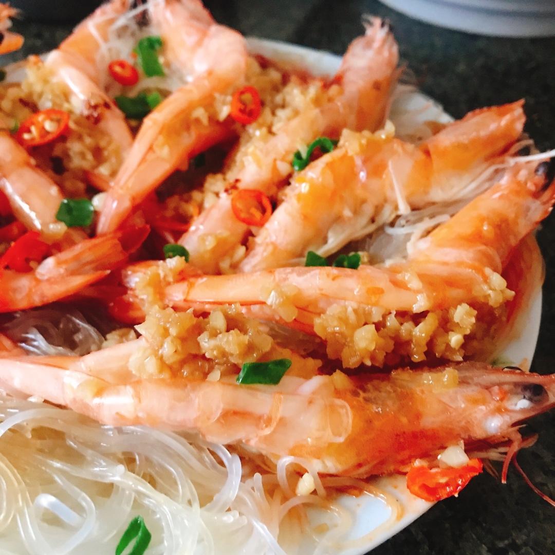 【蒜蓉粉丝蒸虾】