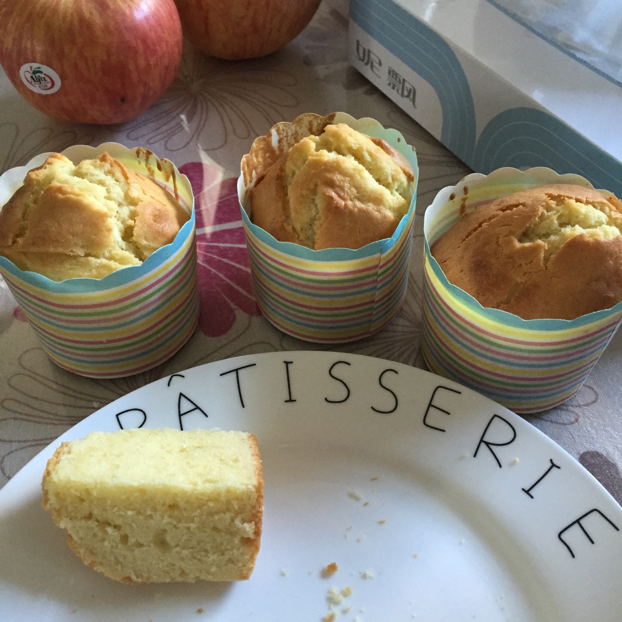 爱生活爱烘焙-做的马芬蛋糕(基本拌和法)