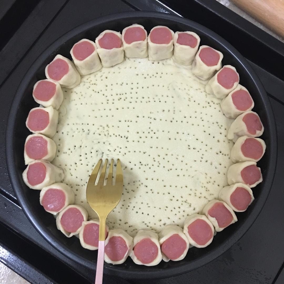 萨米肠蘑菇花边披萨