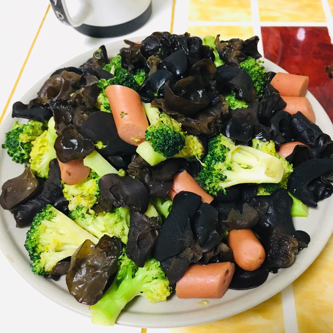 蚝油西兰花木耳
