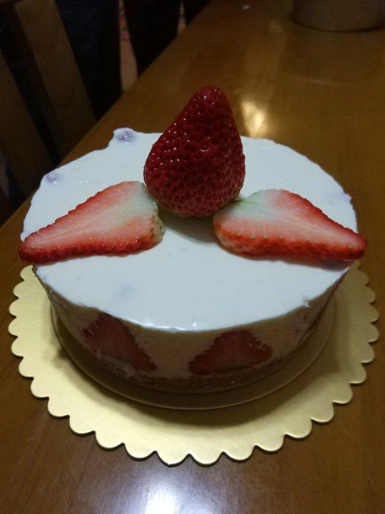 奥利奥草莓酸奶慕斯蛋糕（6寸）