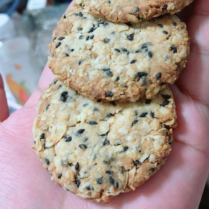 《燕麦牛奶饼干》无需发酵，不含黄油，超好吃！
