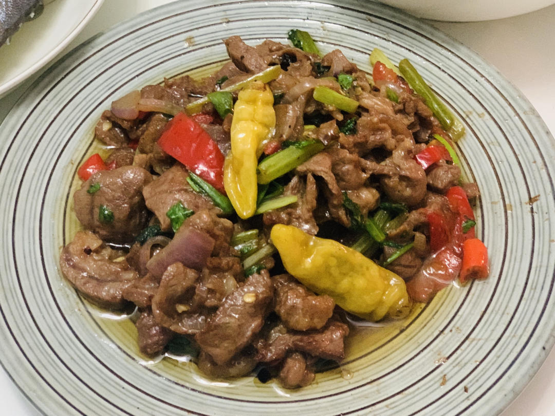 小炒牛肉（肉嫩味香）