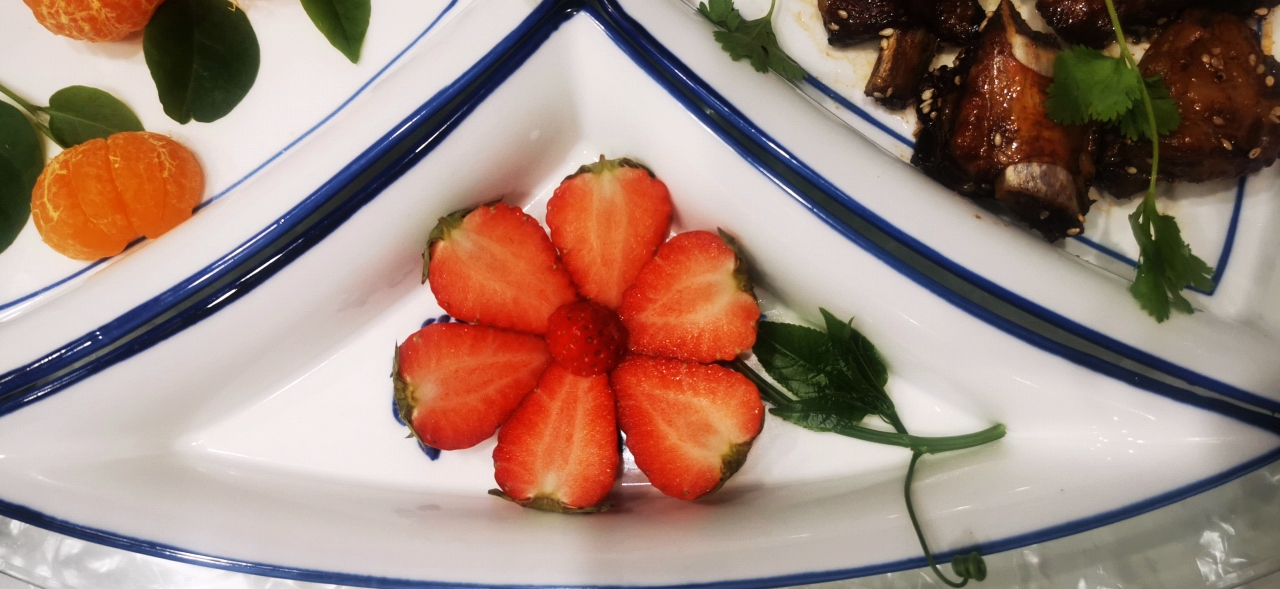 草莓一支花摆盘