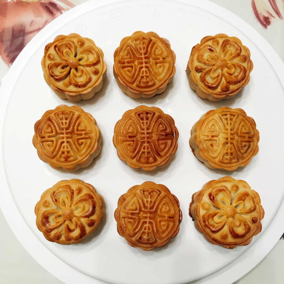 广式月饼—蛋黄莲蓉月饼