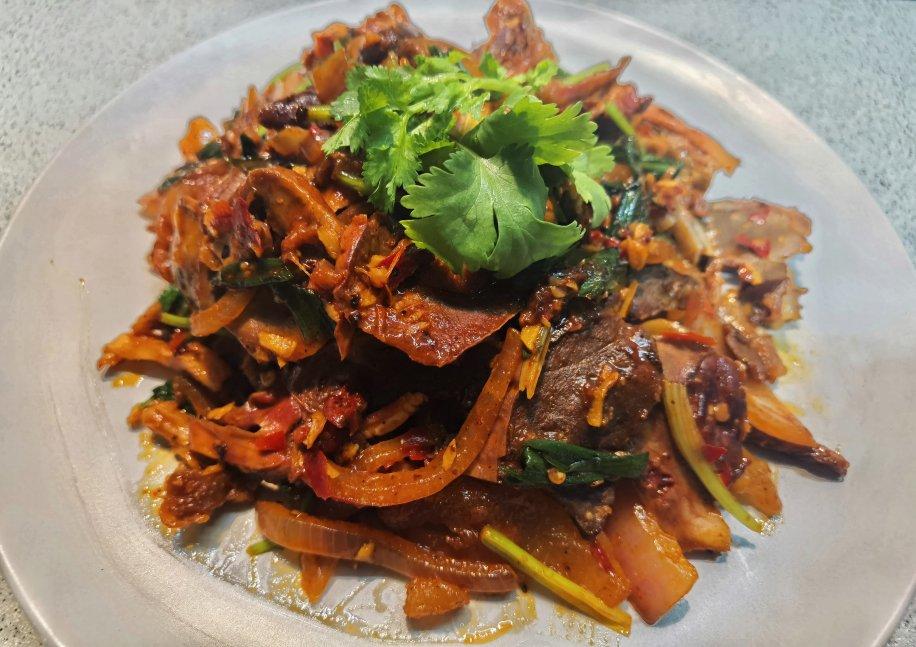 「红油爆炒牛杂」