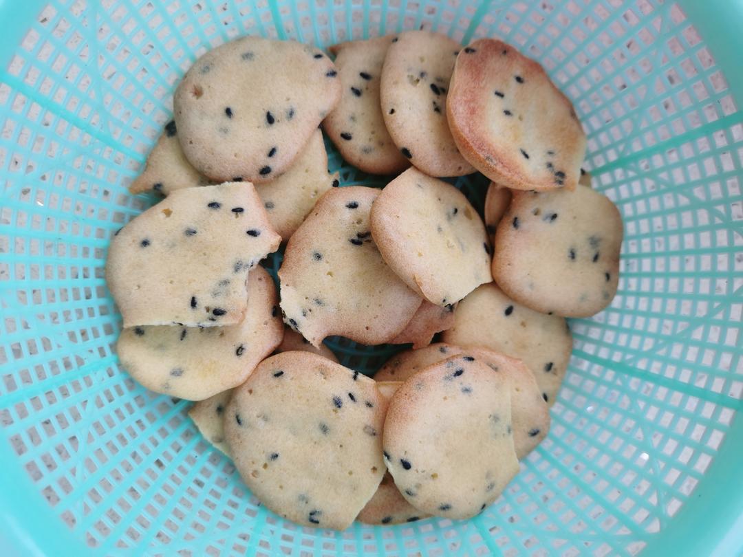 香脆鸡蛋芝麻薄饼干（大人小孩都爱）