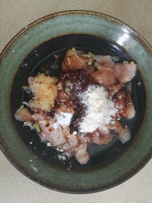 【海带鸡肉酱汤】日韩改良 冬日暖汤的做法 步骤2