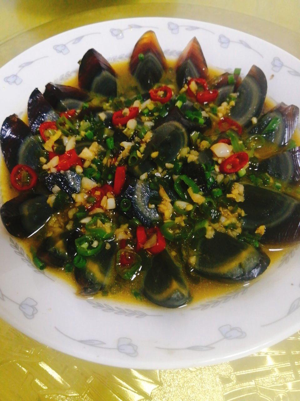 【凉拌皮蛋】酱汁这样调，好吃又爽口，美味翻倍