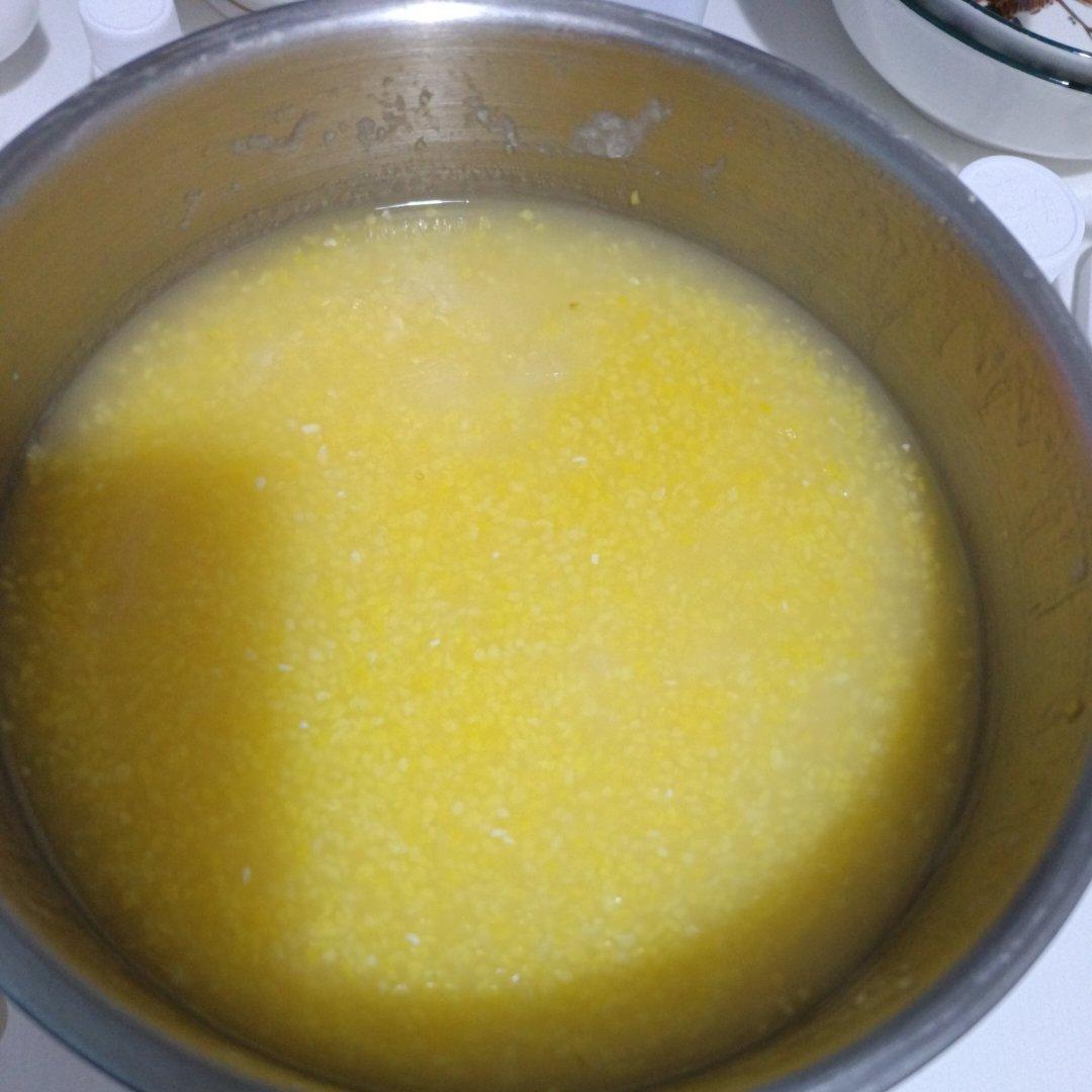 煮玉米糁稀饭不糊的方法