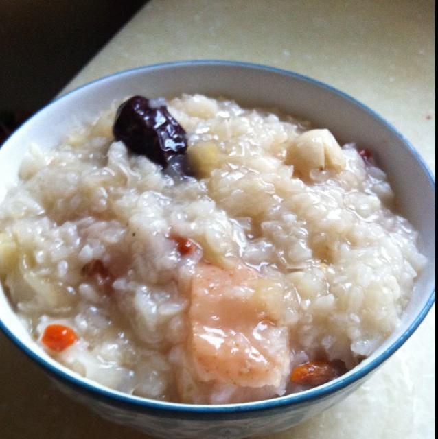 银耳雪梨莲子百合粥