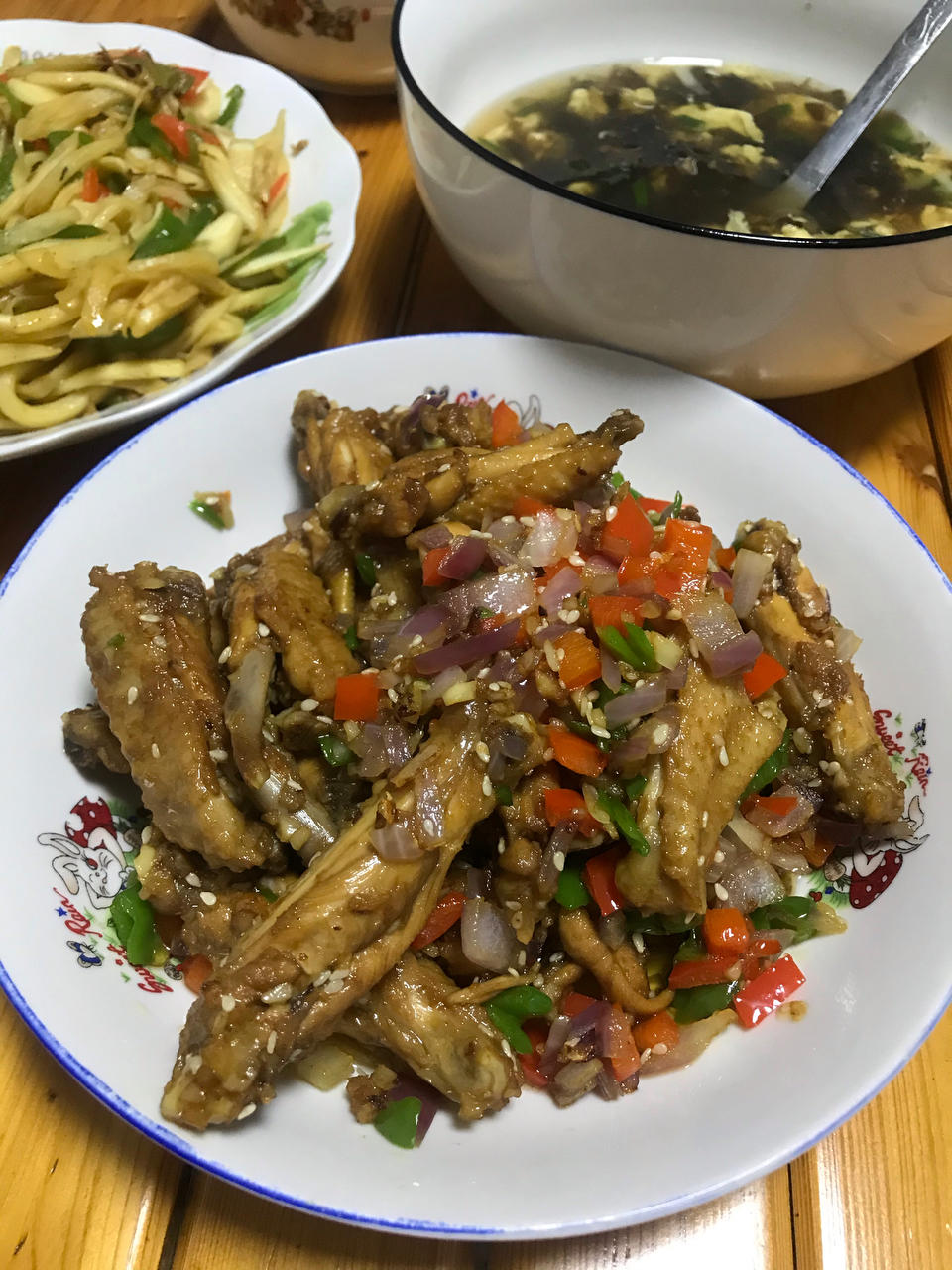 网红菜～好吃到嗦手指的蒜香鸡翅