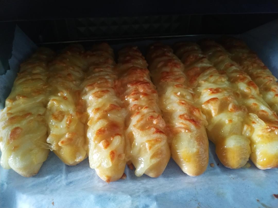 免揉面，无需手套膜，也能做的黄金芝士条面包✅