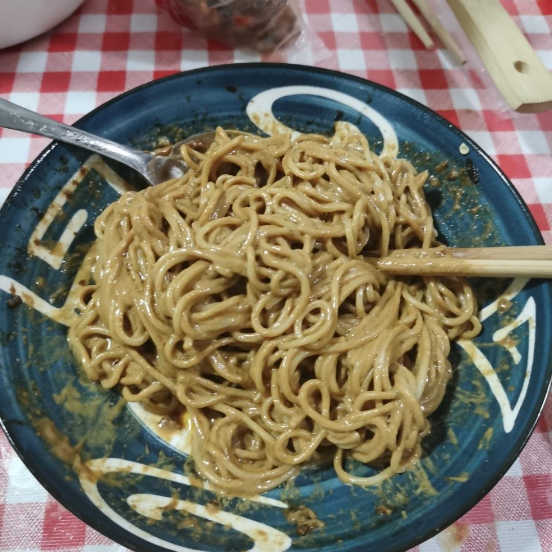 热干面酱汁调法/热干面