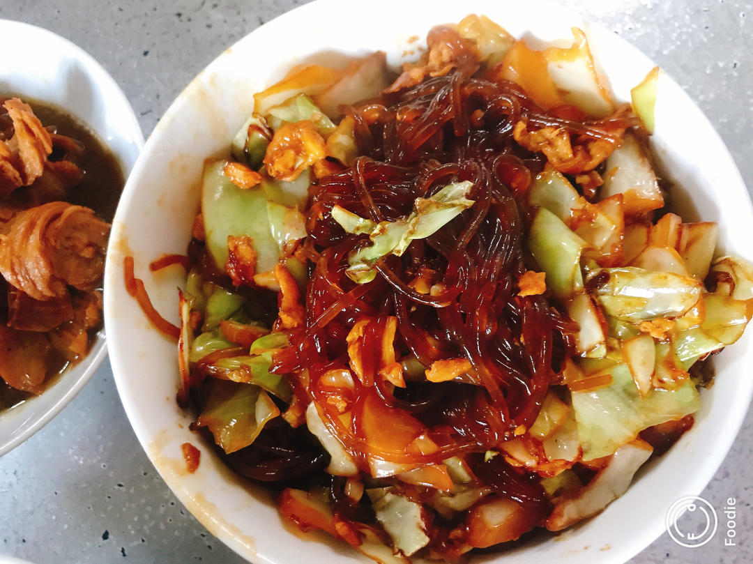 包菜粉丝炒鸡蛋