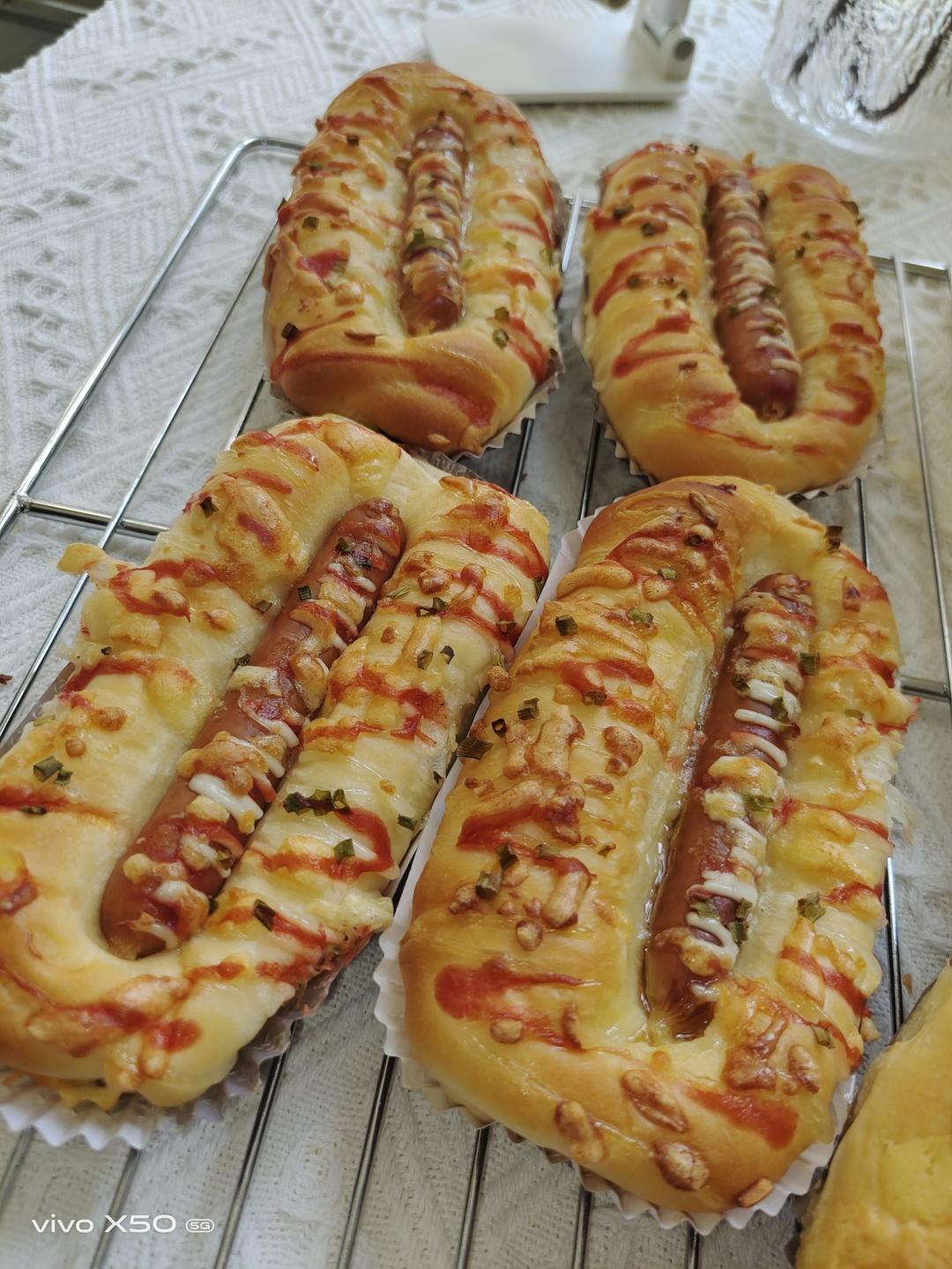 软fufu的经典肉松肠仔包