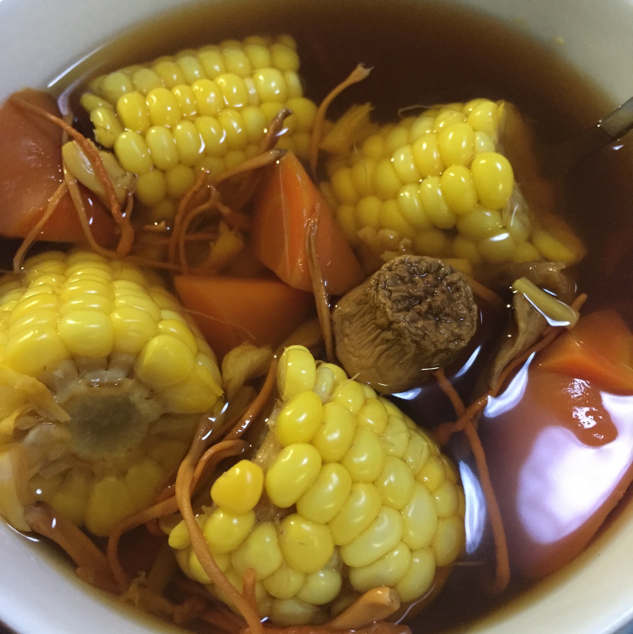 shawnsongxw做的虫草花干贝玉米汤