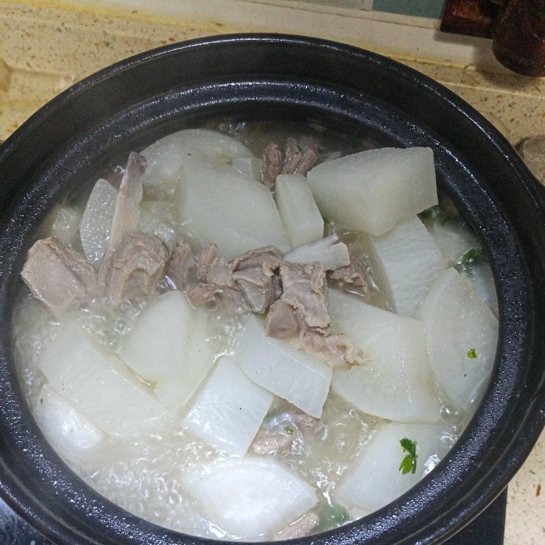 羊肉炖白萝卜
