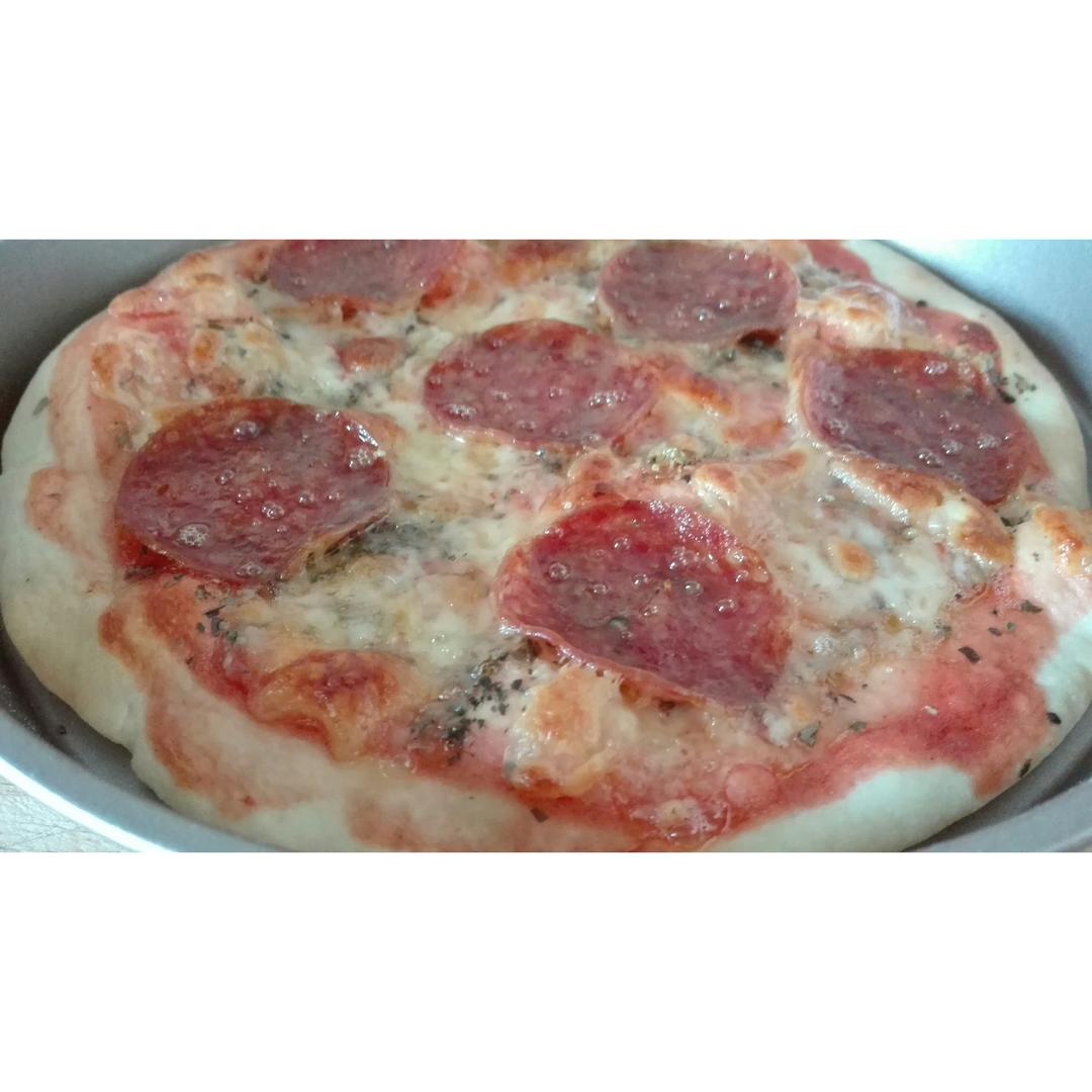 萨拉米薄底披萨 Salami Pizza
