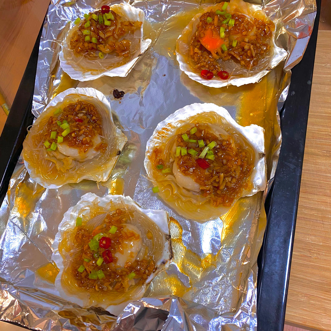 零失败的蒜蓉粉丝蒸扇贝