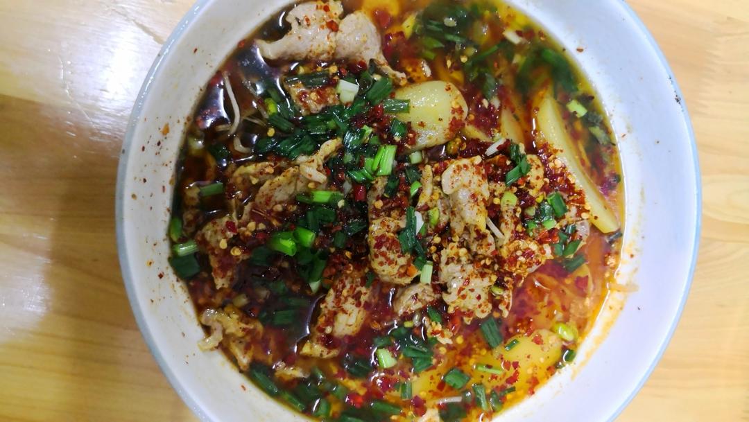 厨师长教你：“水煮肉片”的正宗做法，这味道真的很四川