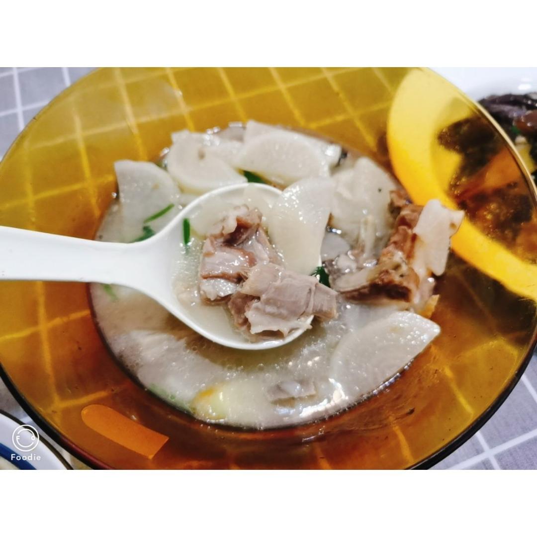 羊排萝卜汤.温暖保健康