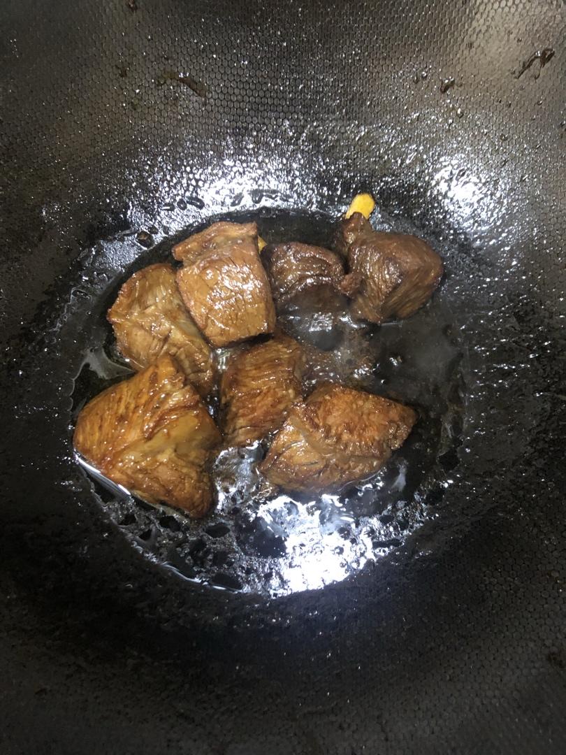 卤牛肉