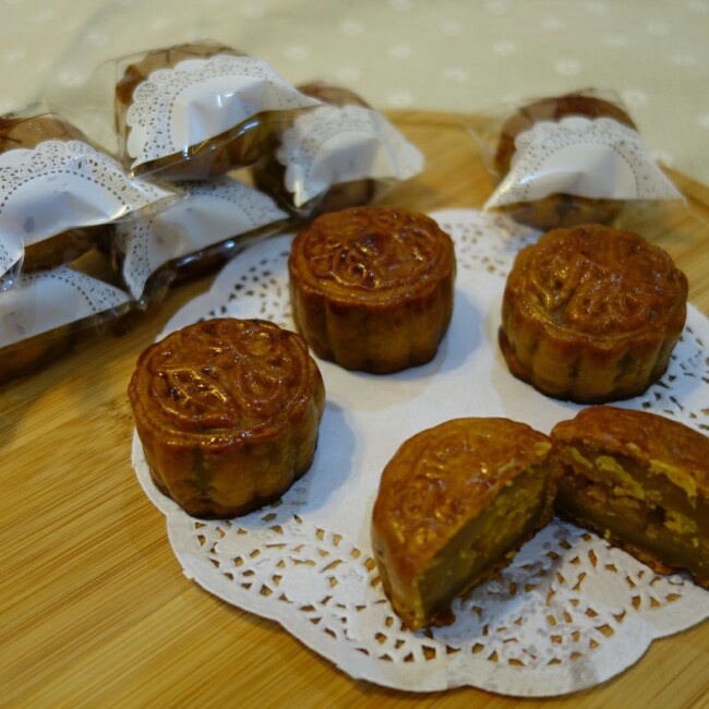 广式月饼——蛋黄莲蓉月饼