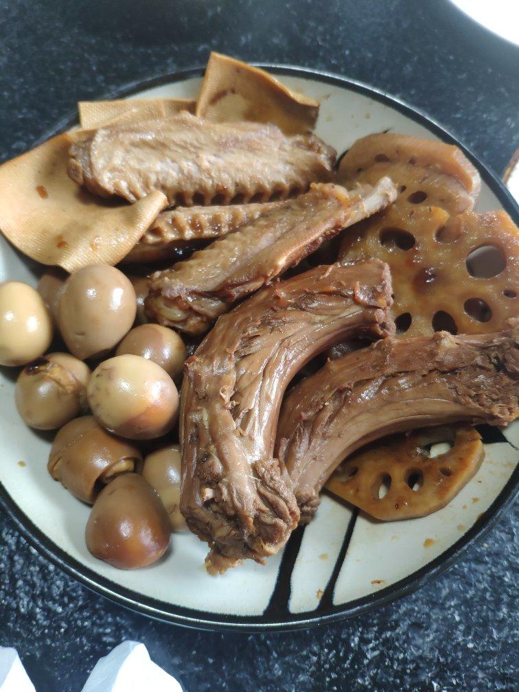 周黑鸭就是这个味儿~~卤鸭舌•鸭翅•鸭脖•鸭肠