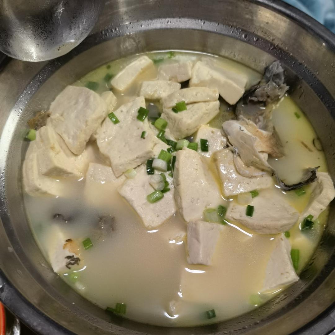 奶白鲫鱼豆腐汤|一条鱼最后的温柔