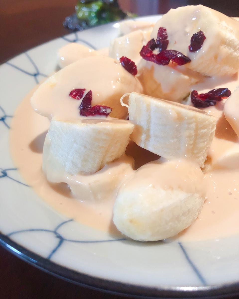 邵栎洪做的蔓越莓酸奶香蕉