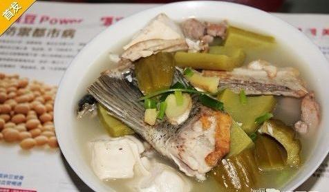 凉瓜豆腐鱼汤的做法