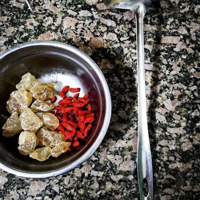 0失败的快速出胶银耳红枣汤（超详细）