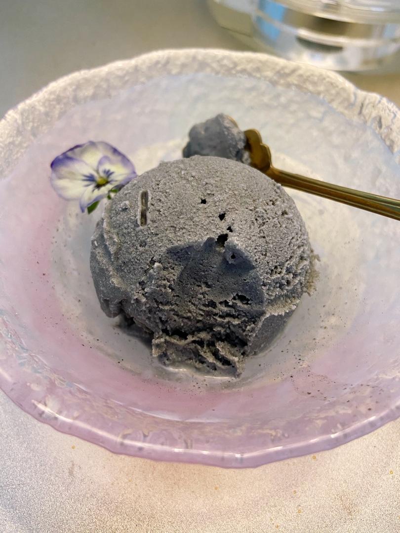 黑芝麻酱冰淇淋