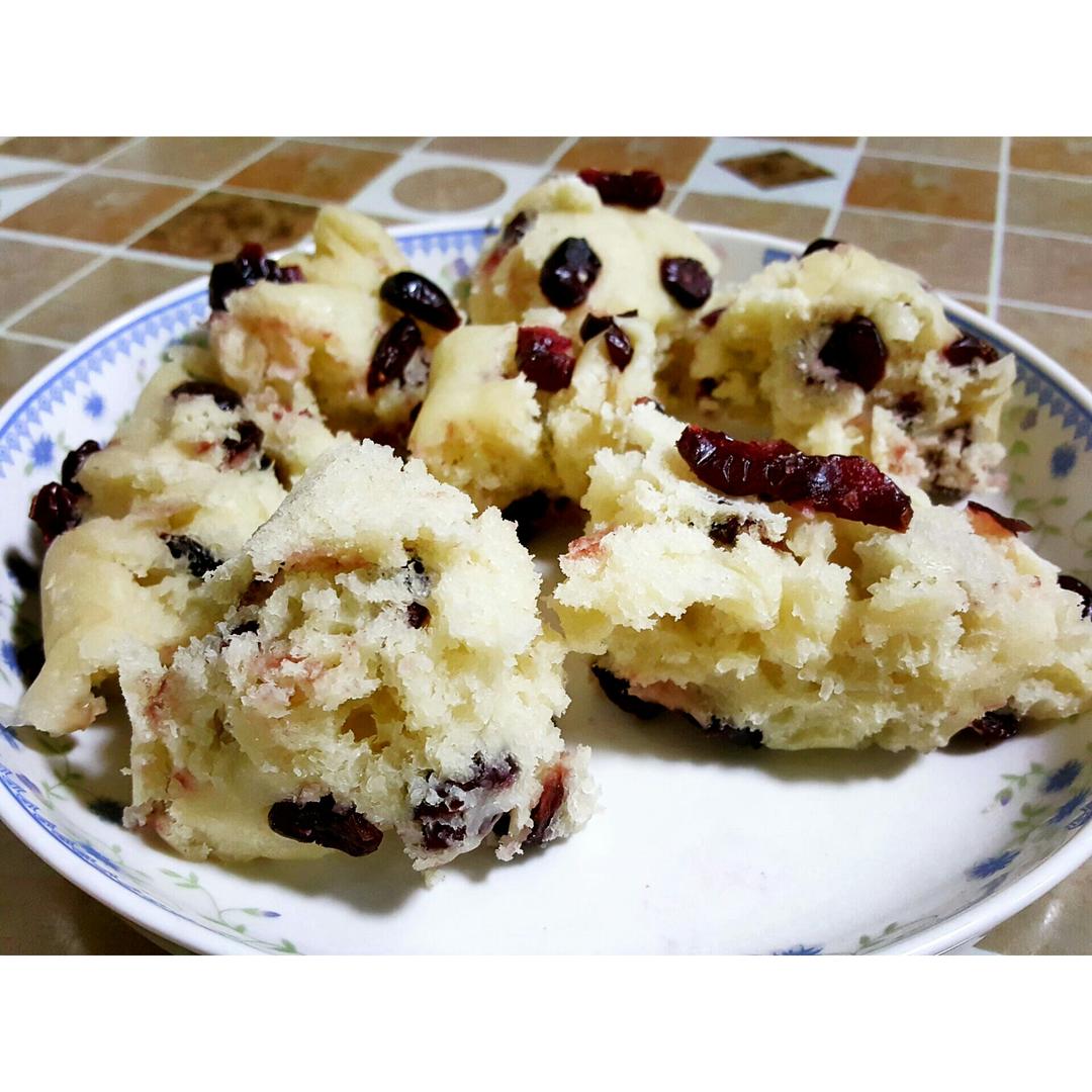 不用揉面，简单易做的——蔓越莓发糕