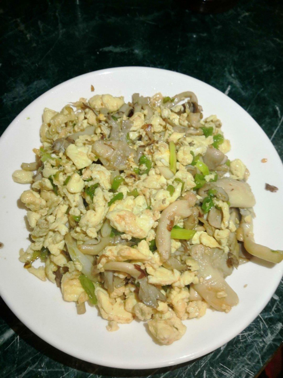 蘑菇炒鸡蛋