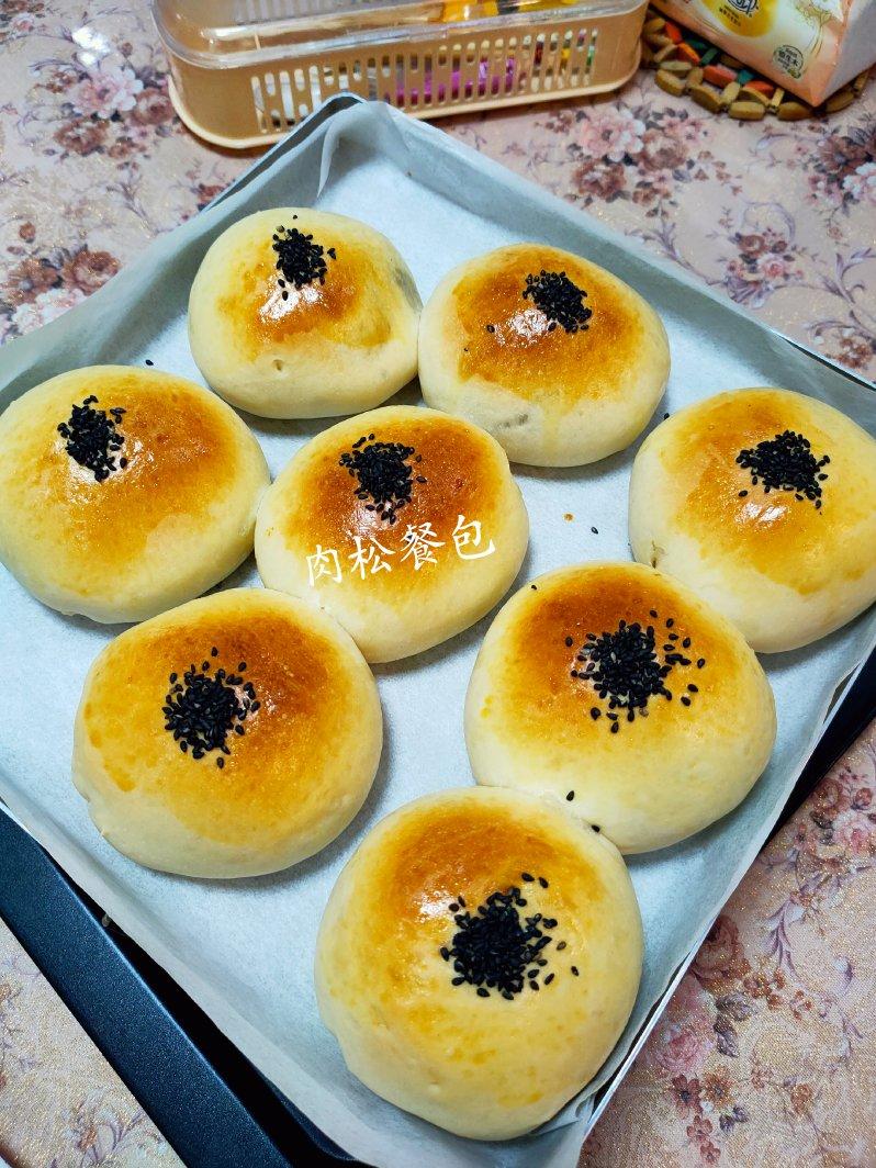 超好吃的咸蛋黄肉松小面包