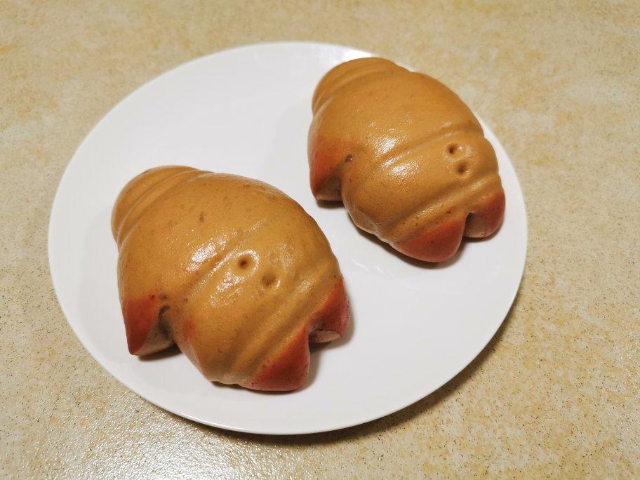 红烧肉馅儿猪蹄包来喽
