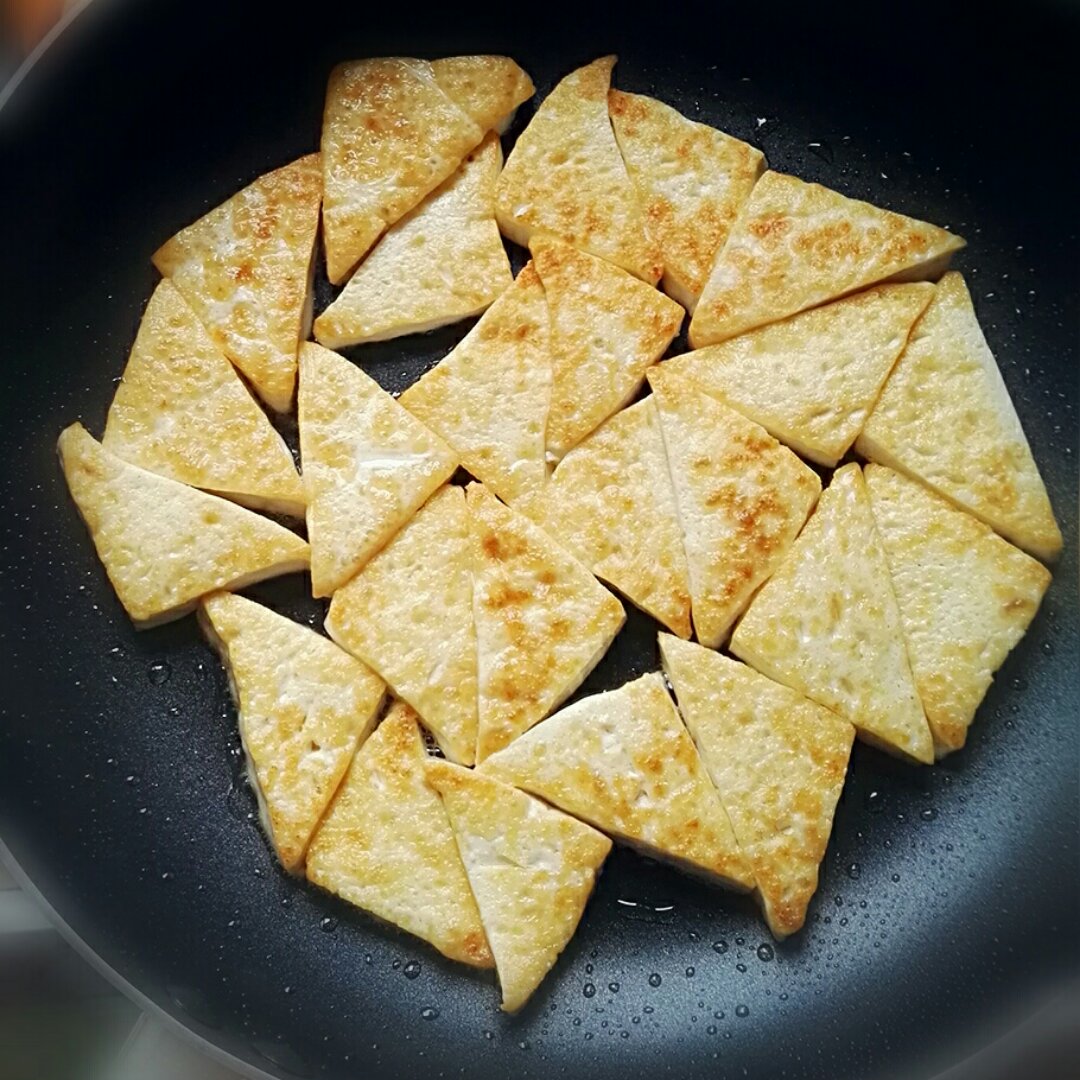 外酥里嫩的煎豆腐
