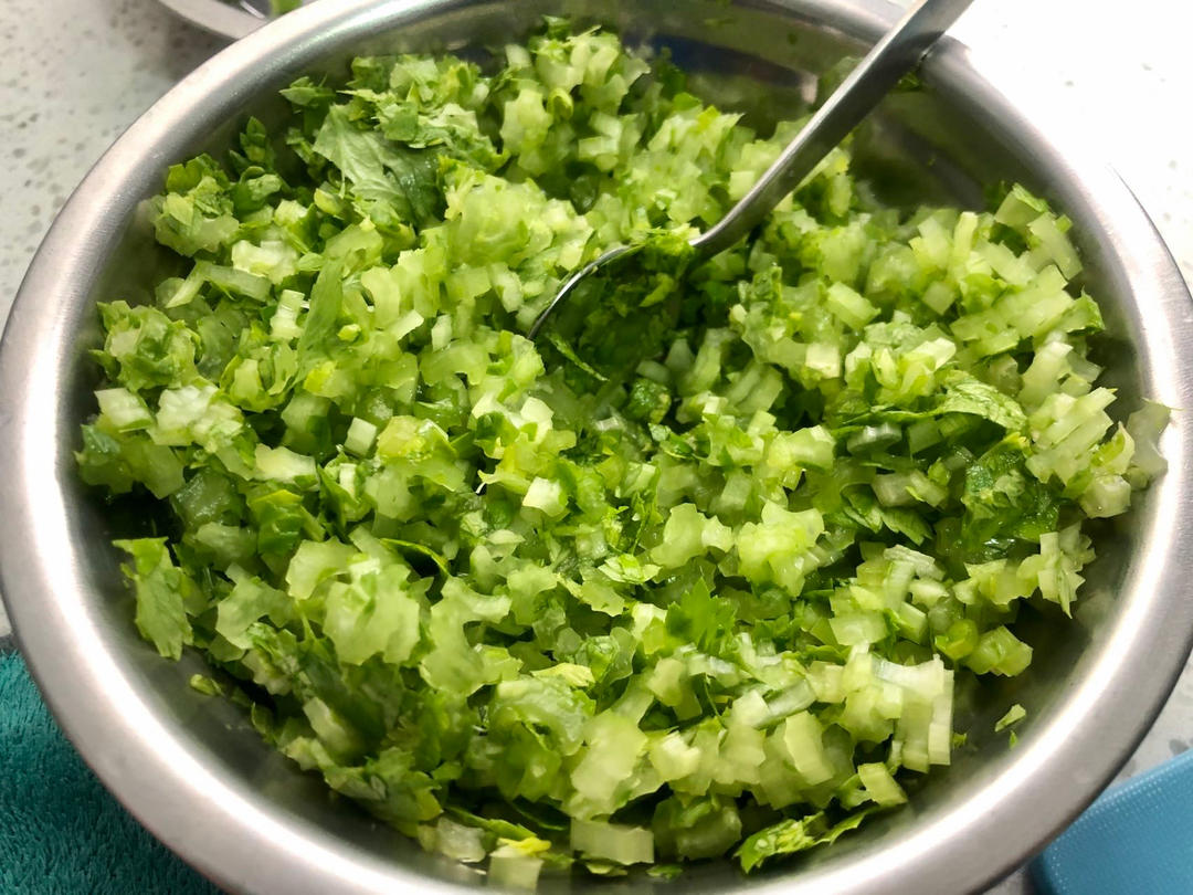 芹菜猪肉大馅饺子