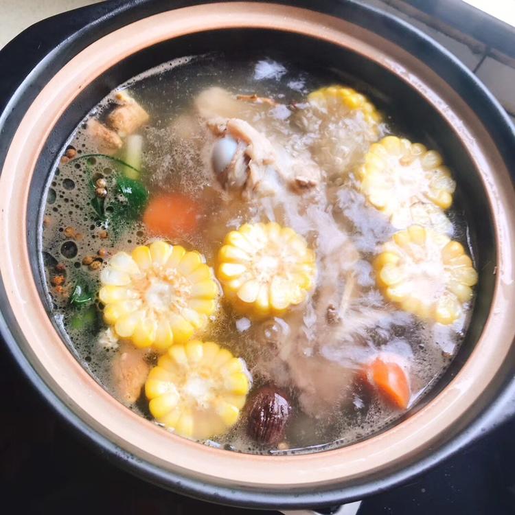 超好喝的玉米胡萝卜排骨汤
