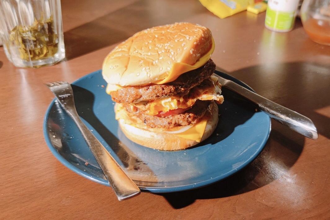 洋葱牛肉汉堡 Beef Hamburger with Fried Onions