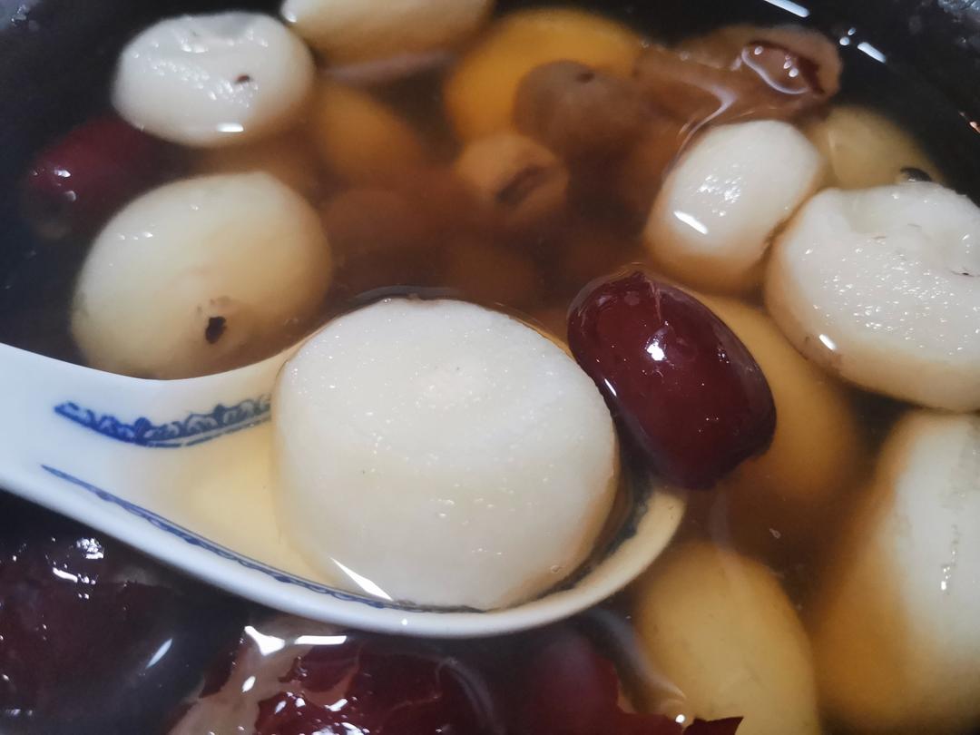 冬季桂圆荸荠清补甜水