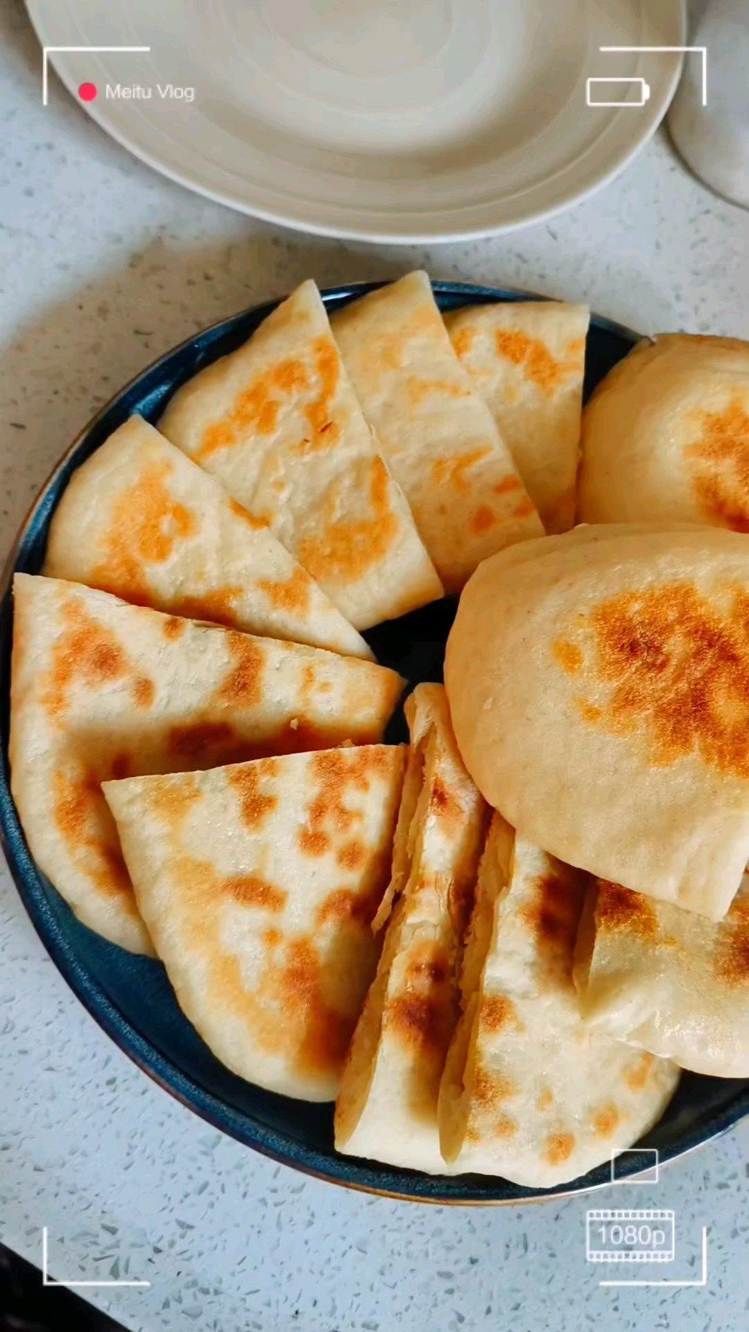蓬松暄软「发面口袋饼」的做法，万物皆可夹！