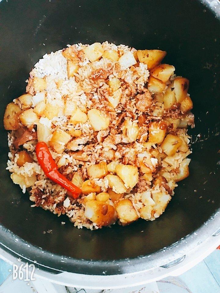 土豆焖饭（电饭锅版）
