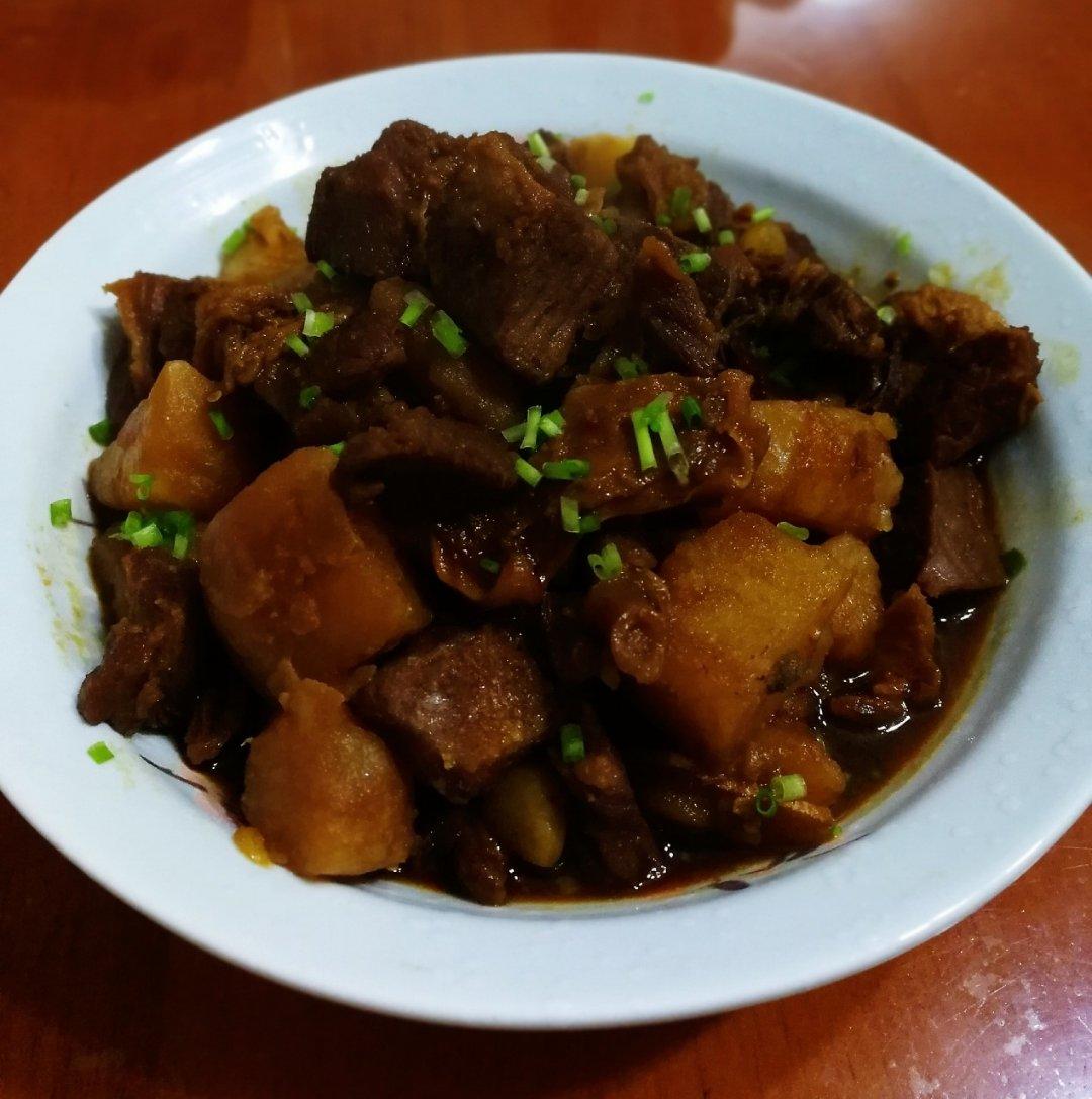 堂妈的土豆炖牛腩