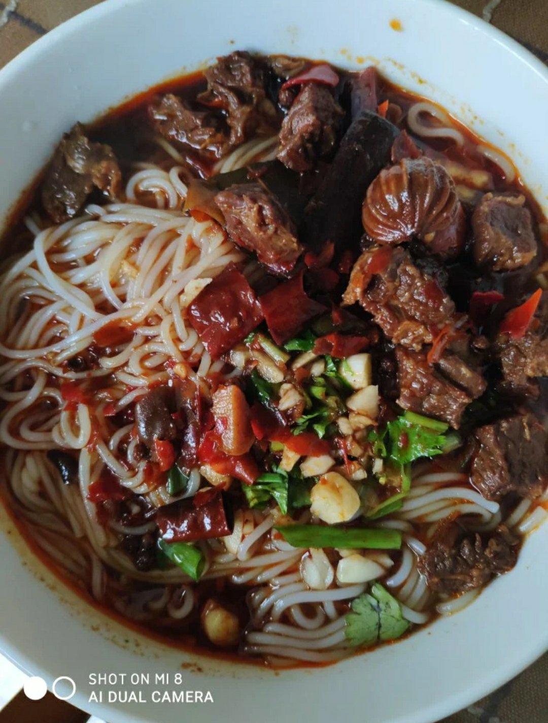 川味牛肉米线