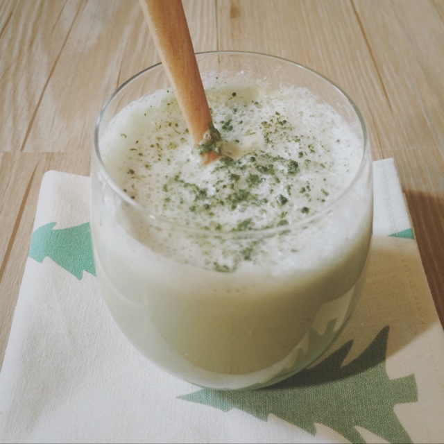 成熟口味抹茶拿铁