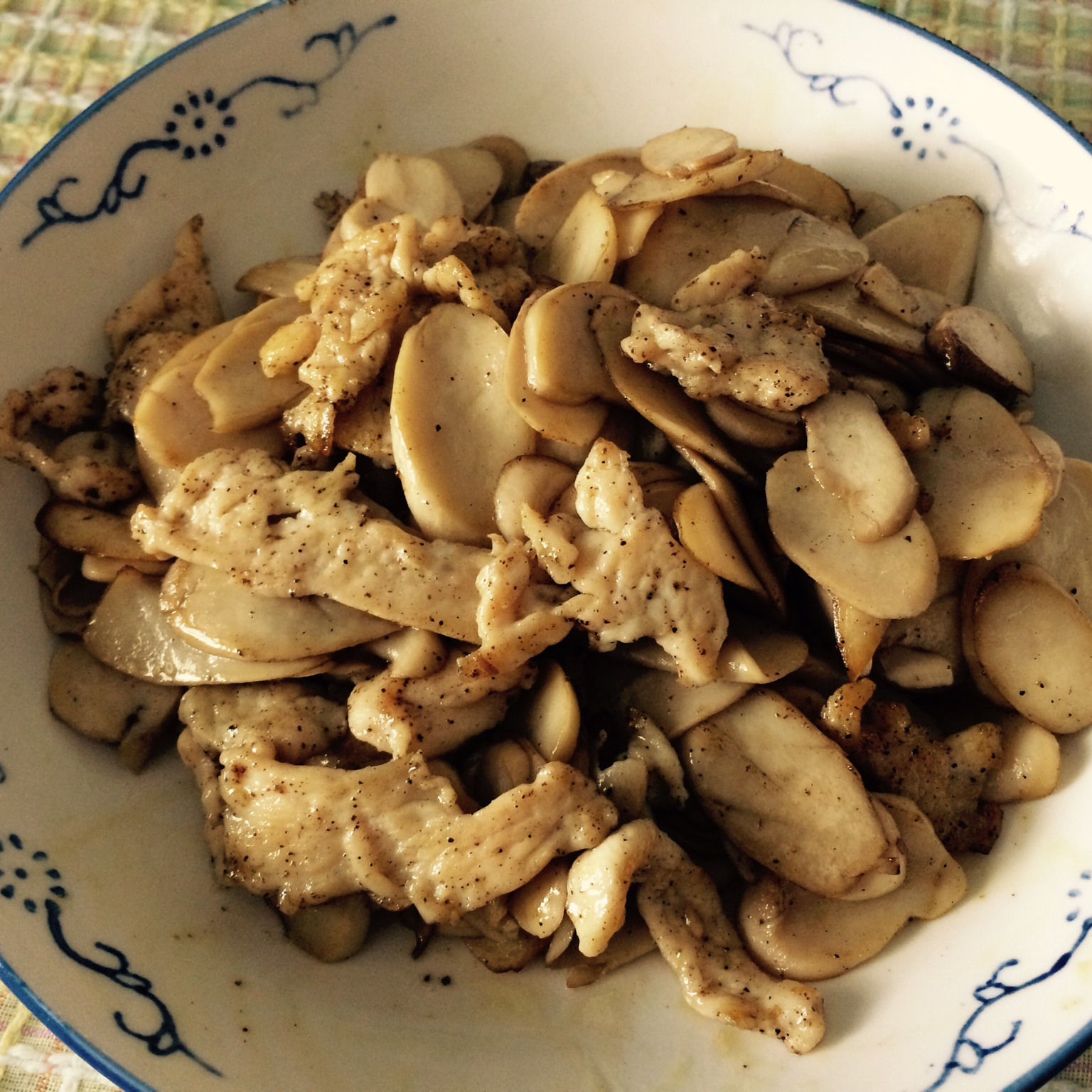 低卡减脂瘦身餐——杏鲍菇煎炒鸡胸肉