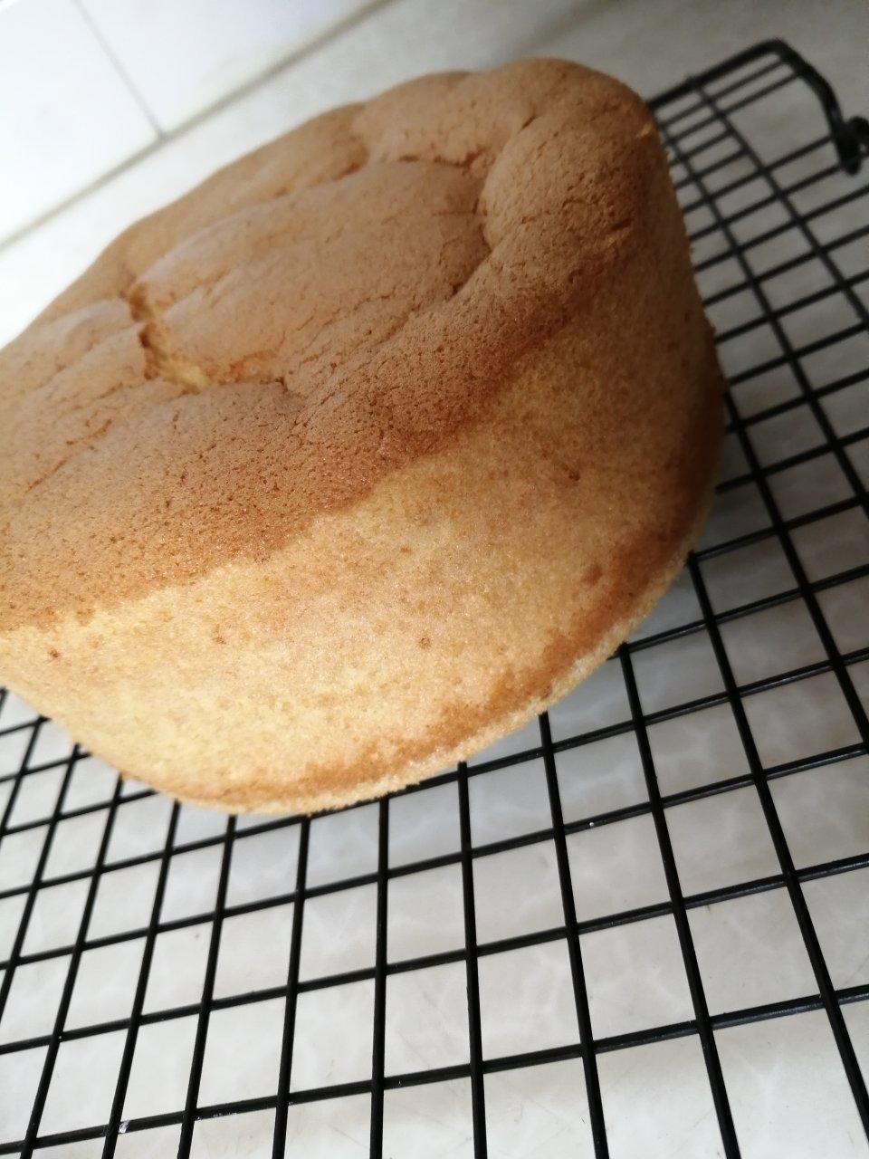 超简单完美戚风蛋糕（6寸2蛋）附打发、翻拌、脱模视频